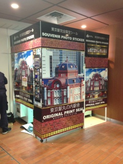 ���A����