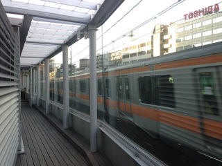 ���エ����