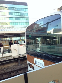 ( �L �� ` )ɁI