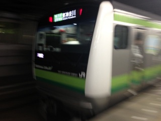 �r�����r����