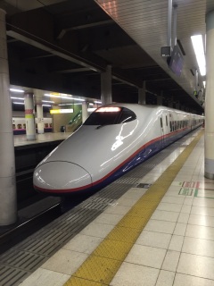 ����V����