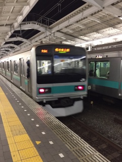 �r�����r����