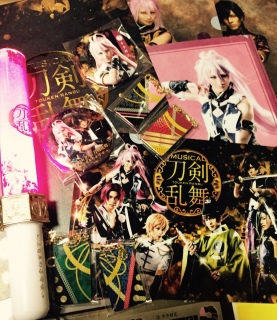 ���~���I